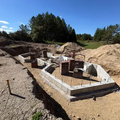 New build closed in